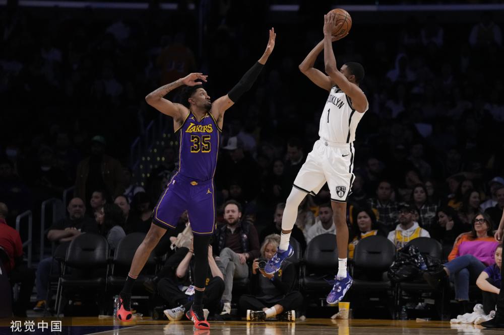 足球产业中 足球产业中